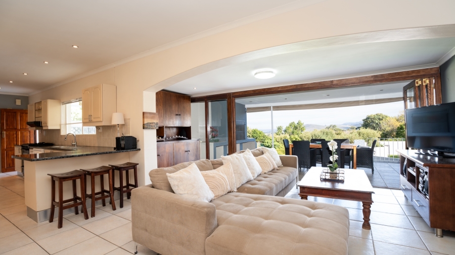 5 Bedroom Property for Sale in Uniepark Western Cape